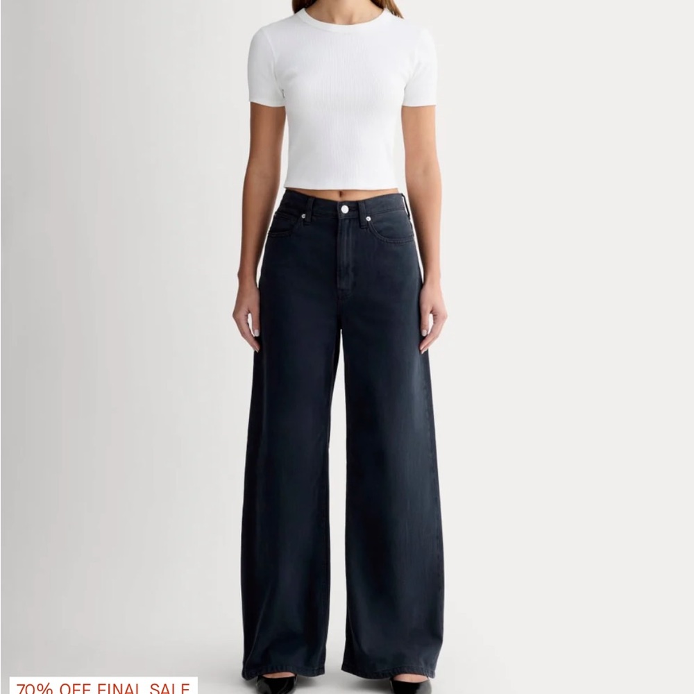 Everlane Baggy Jean in Ink ( very dark blue) size 29r. Like new condition